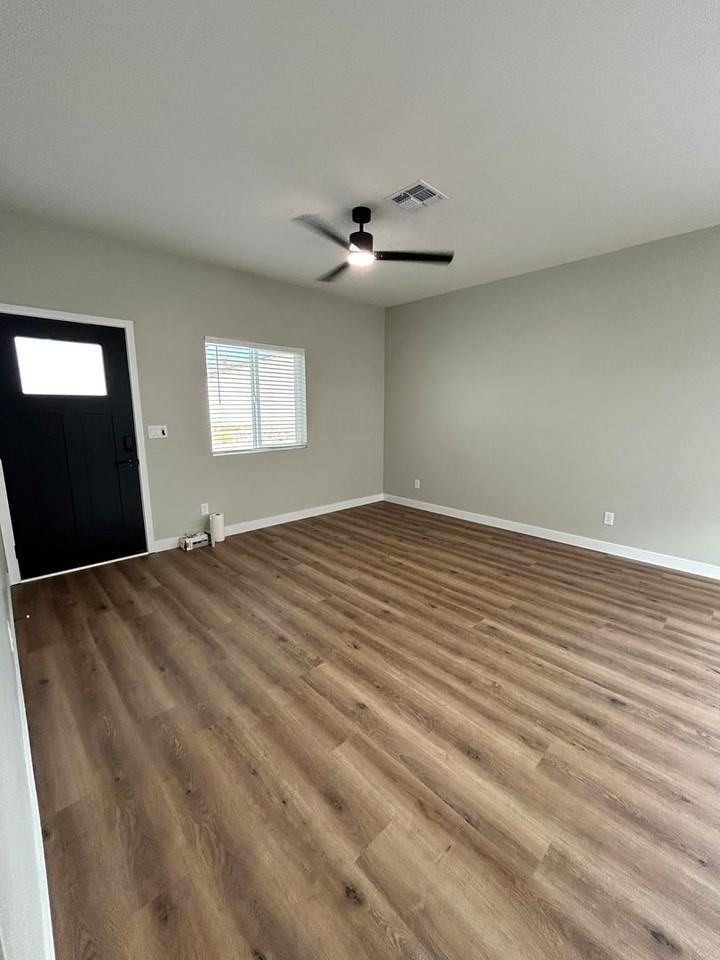 3510 Iroquois Plz - Photo 2 of 21