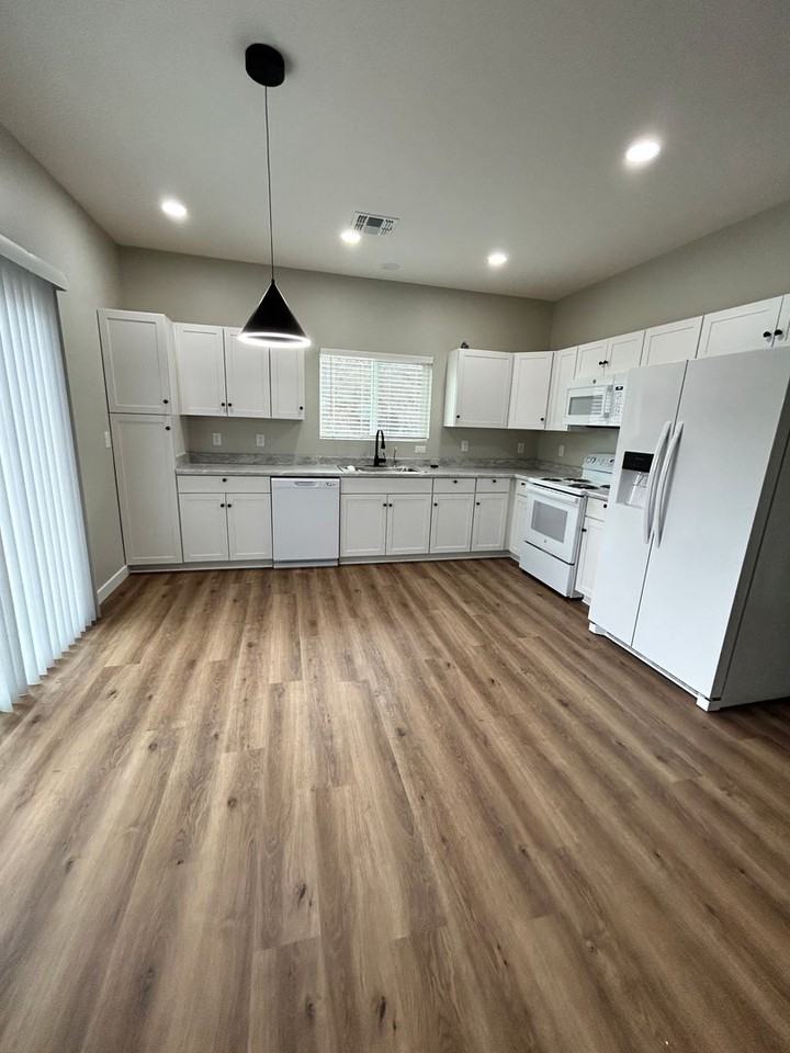 3510 Iroquois Plz - Photo 5 of 21