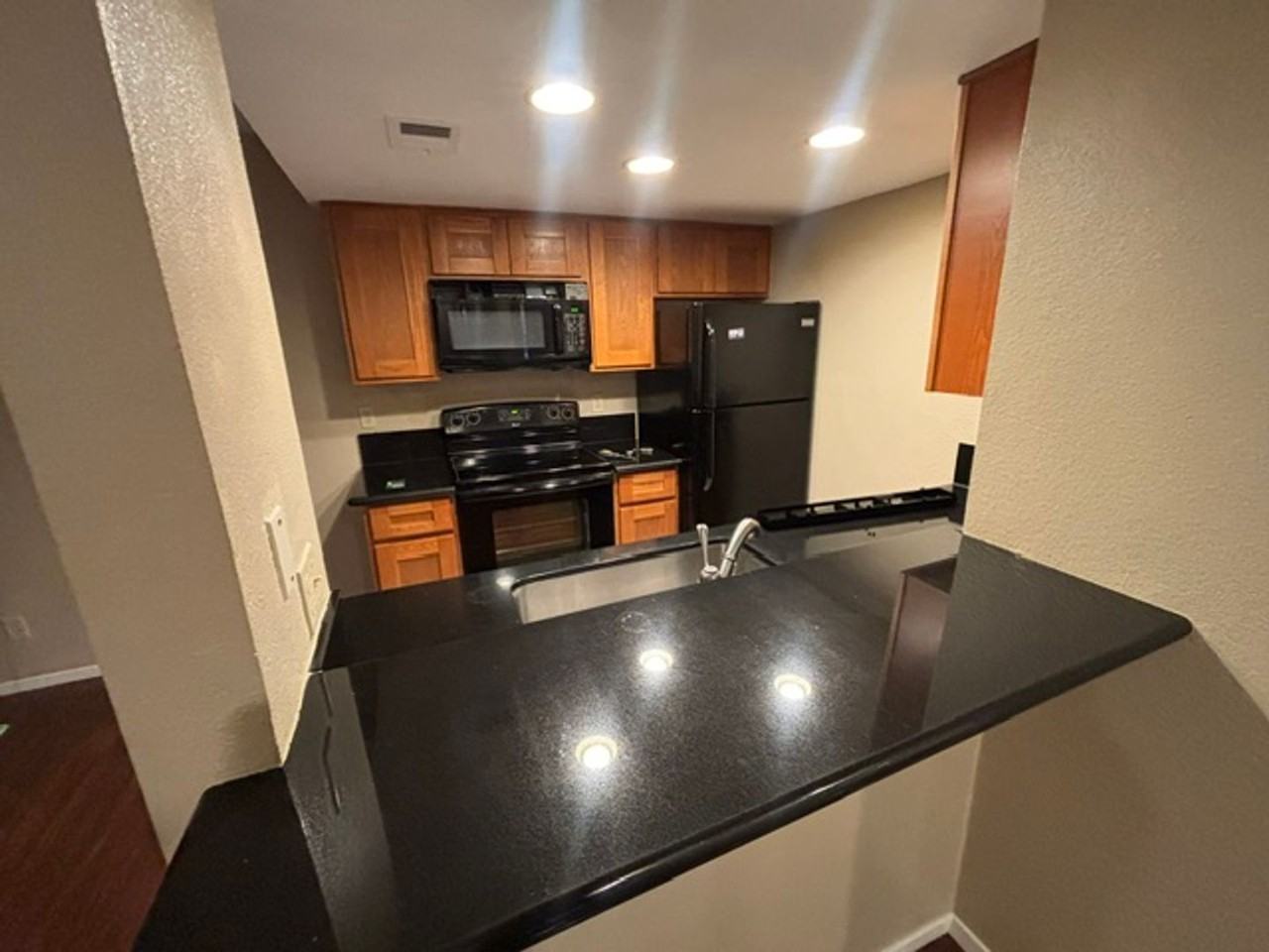 951 Fulton Ave - Photo 2 of 33