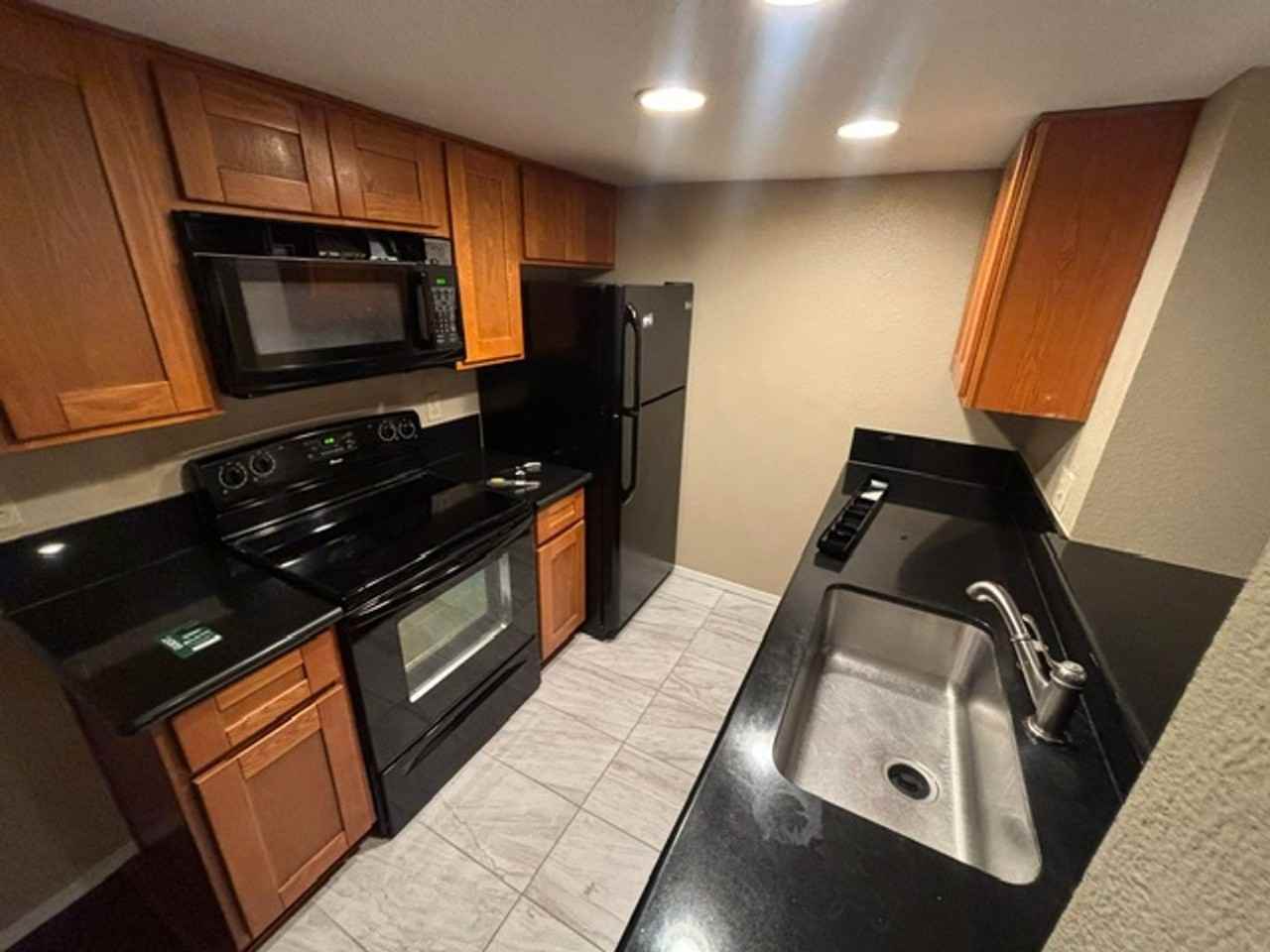951 Fulton Ave - Photo 3 of 33