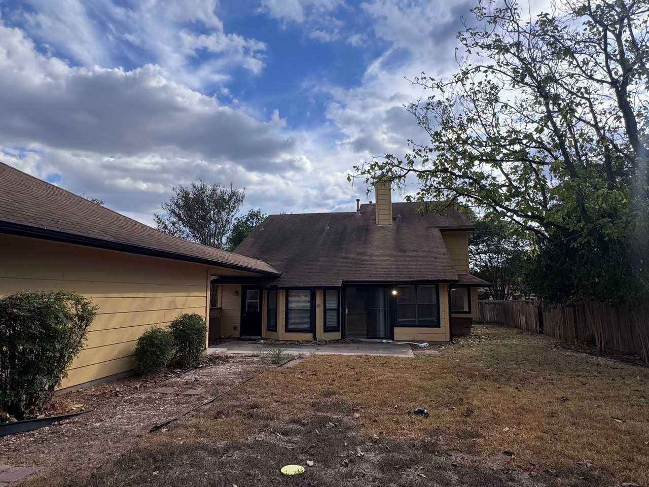 306 Applewood Dr - Photo 6 of 37