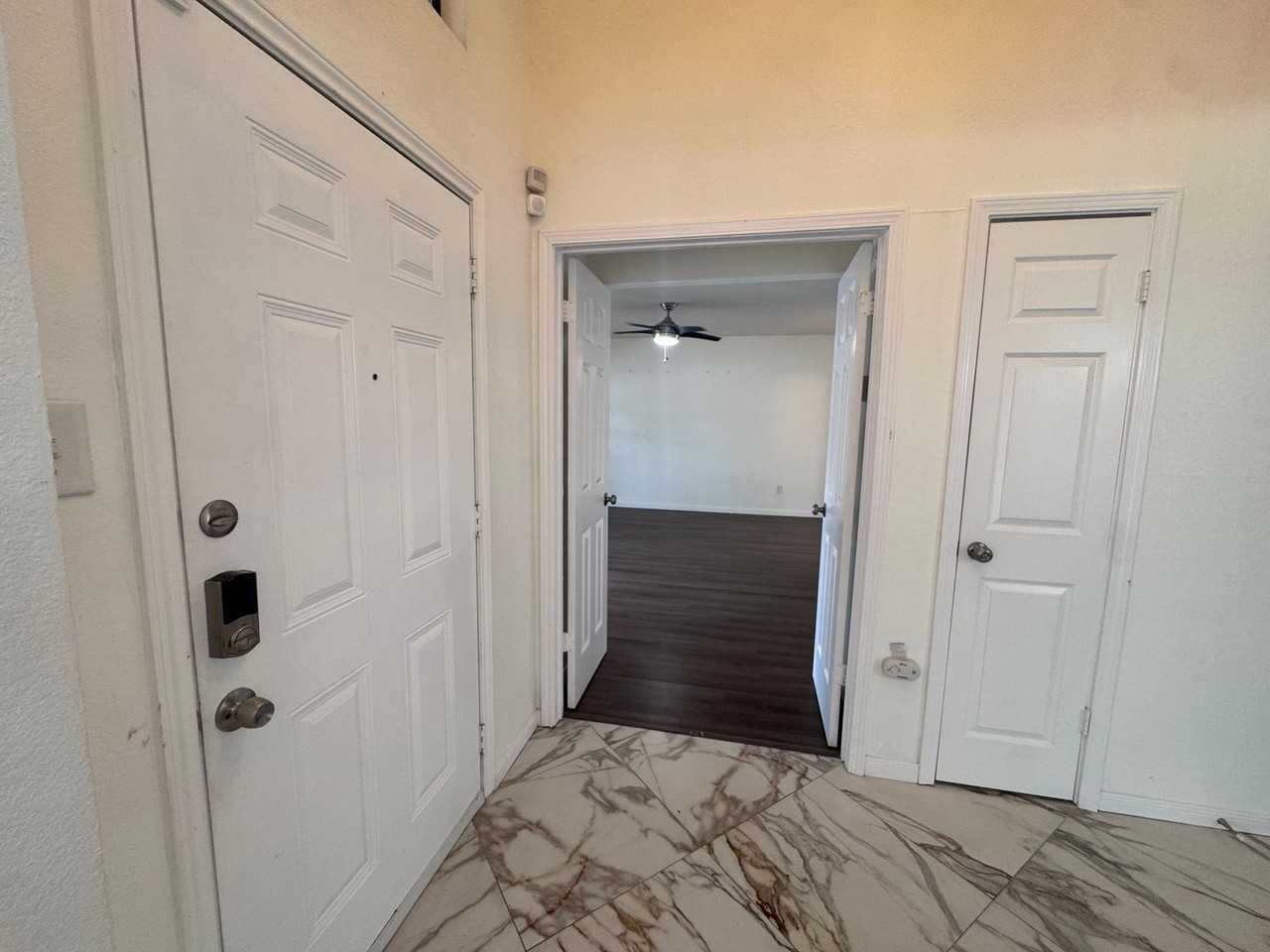 306 Applewood Dr - Photo 7 of 37