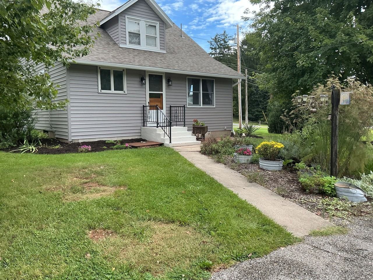 2805 Old Trail Rd - Photo 2 of 24