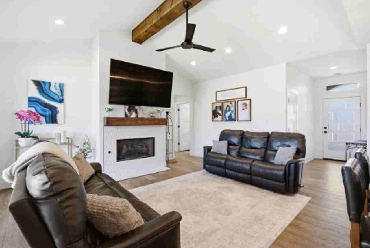 5002 Quesnel Ct - Photo 3 of 7