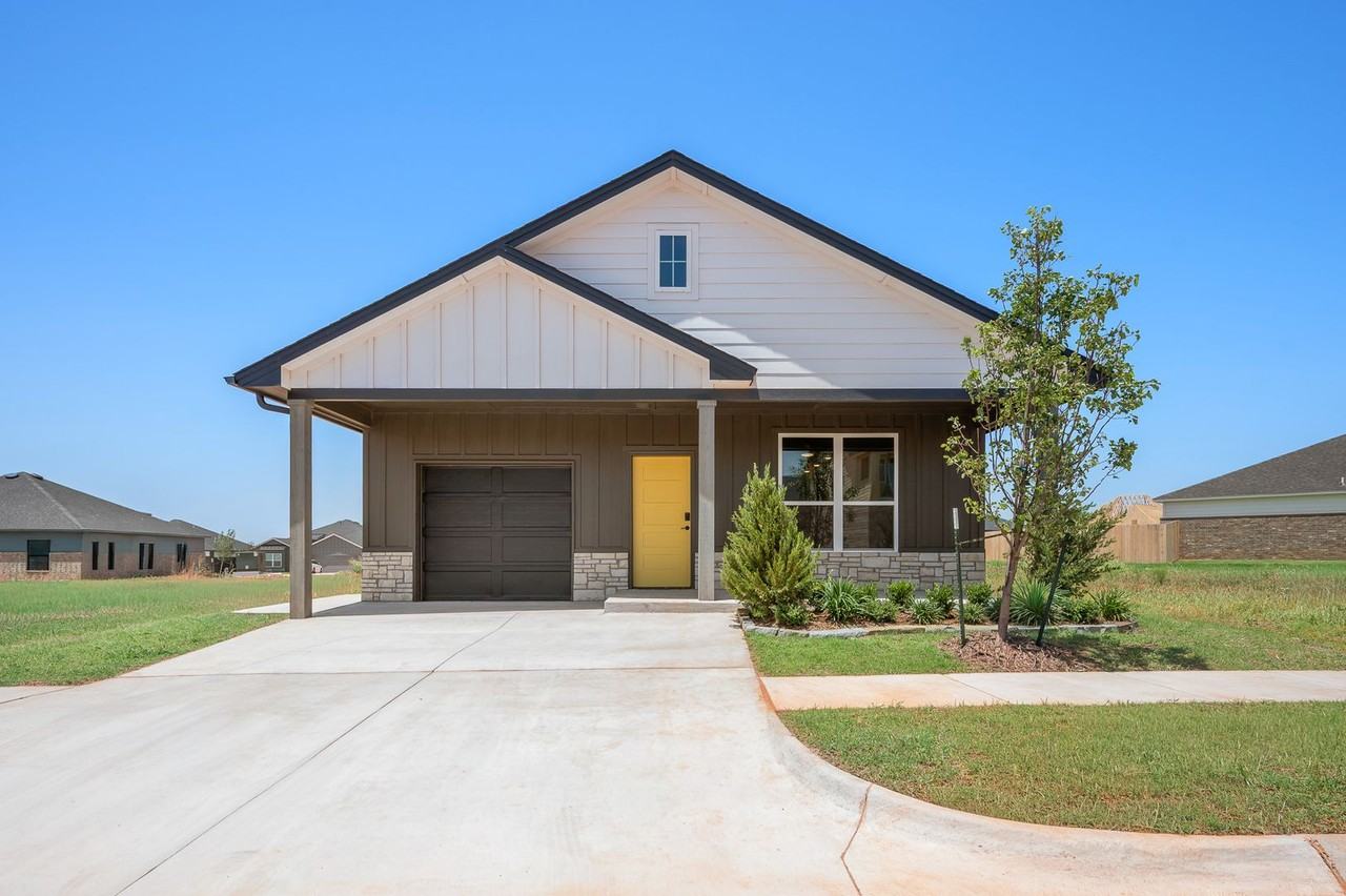 4105 Nw 180th Ter - Photo 2 of 50