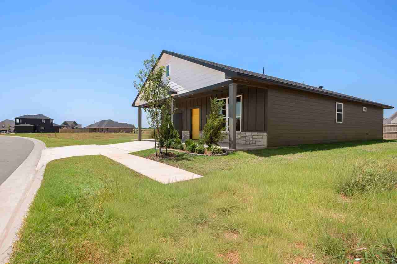 4105 Nw 180th Ter - Photo 5 of 50