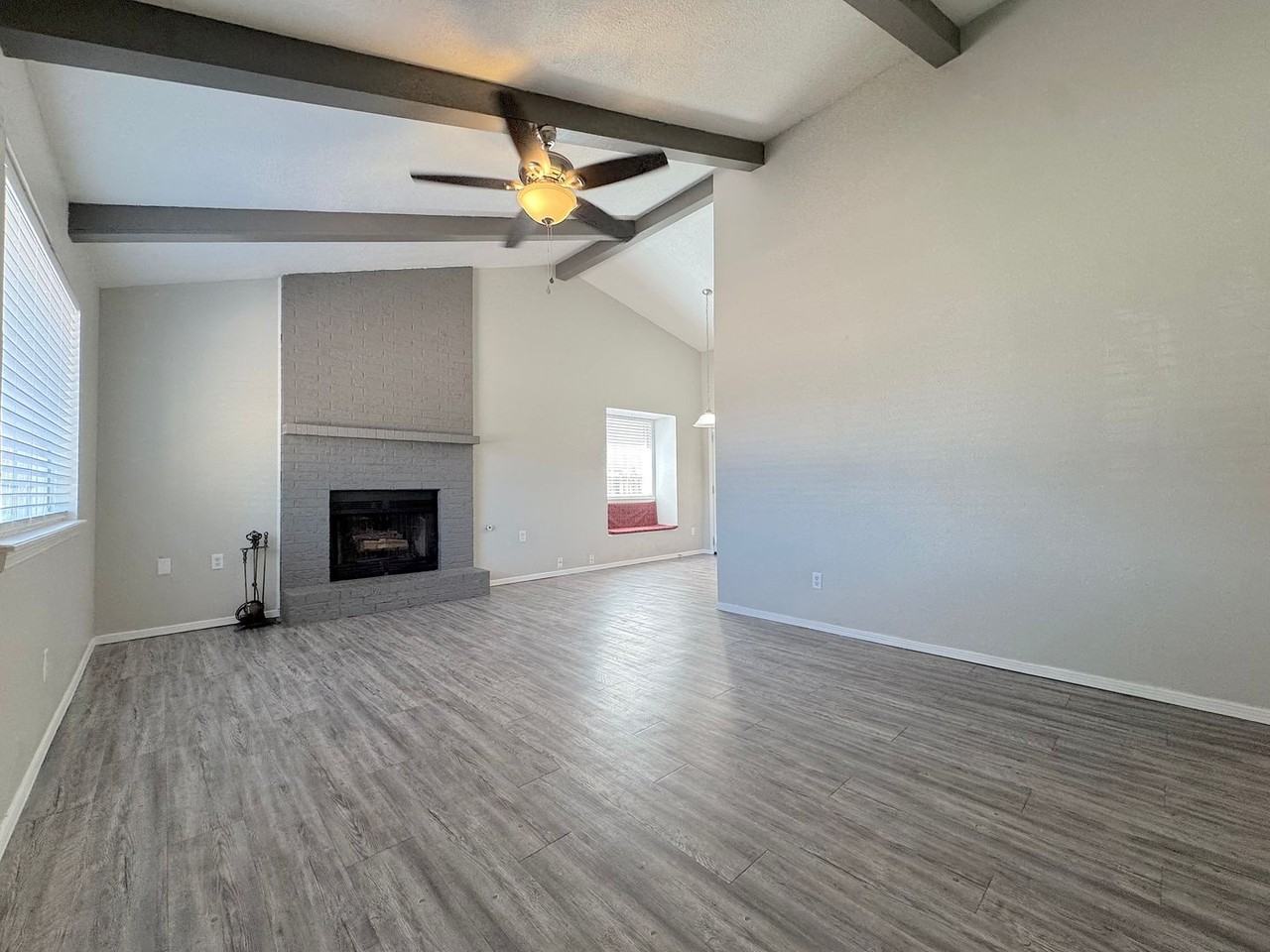 1809 Agua Dulce St - Photo 4 of 25