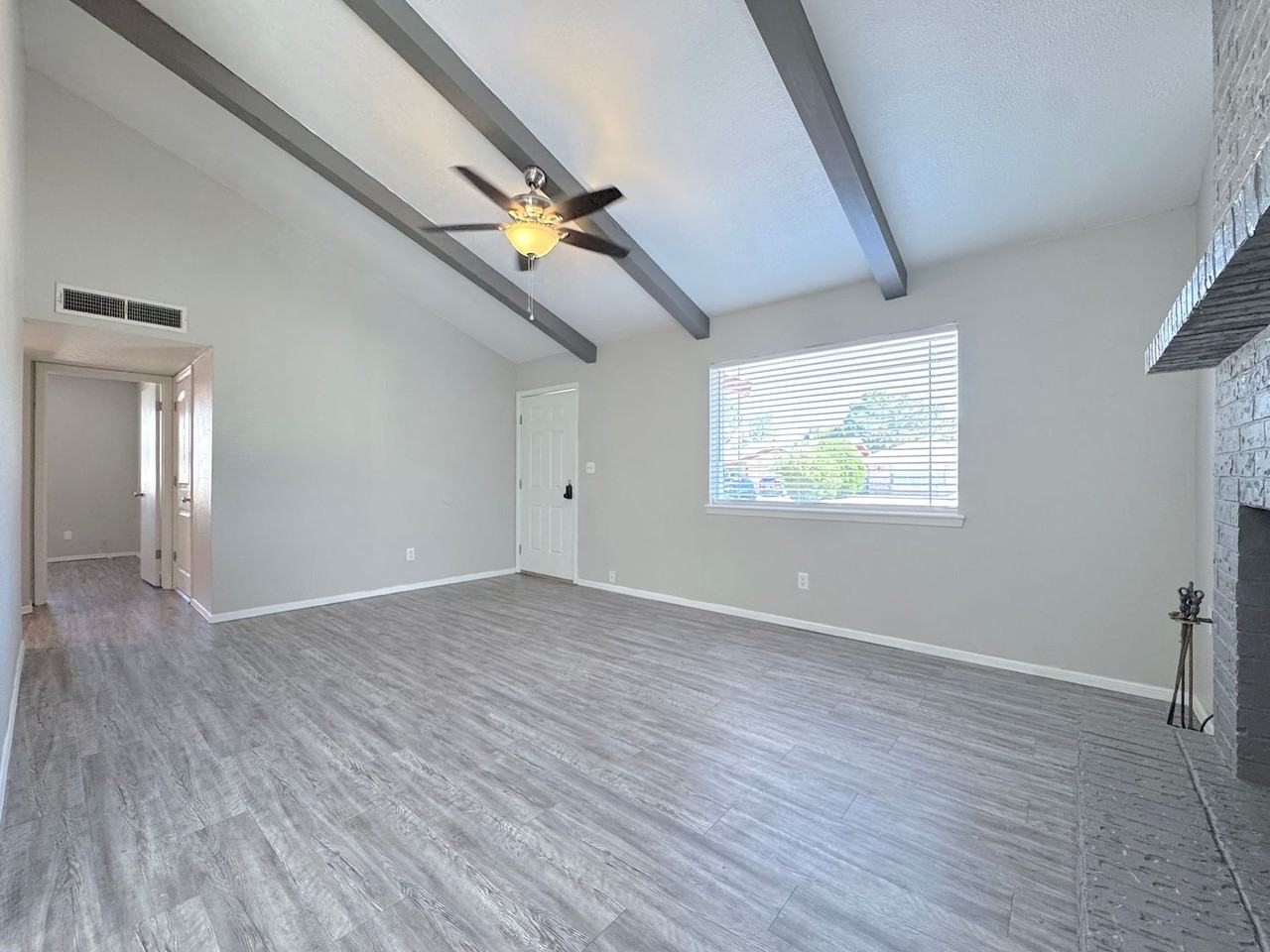 1809 Agua Dulce St - Photo 6 of 25