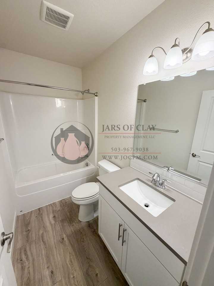 2798 Essex Ave Nw - Photo 3 of 18