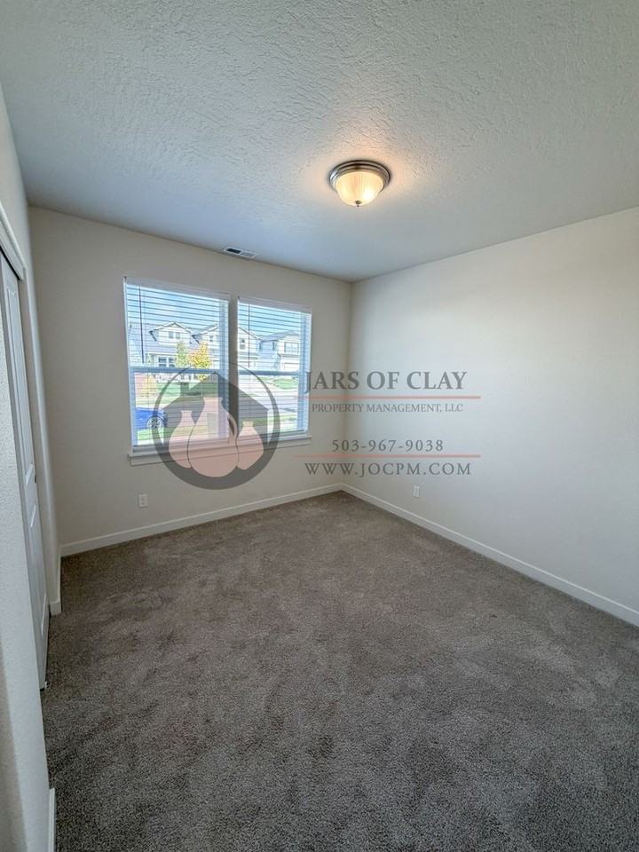 2798 Essex Ave Nw - Photo 6 of 18
