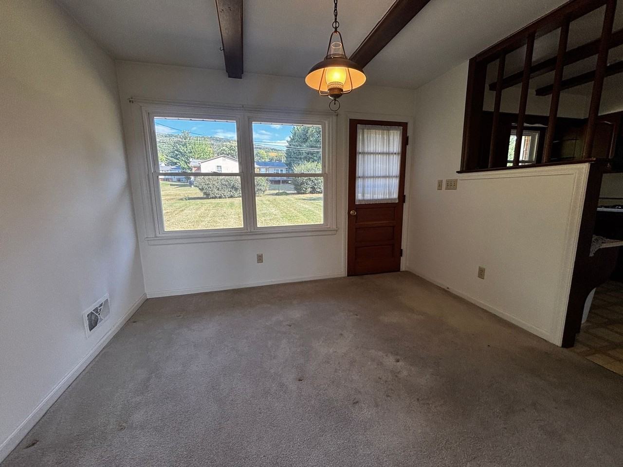 1511 Narcissus St - Photo 7 of 50