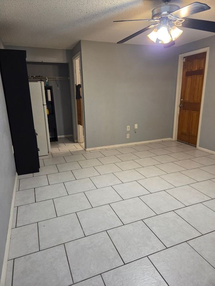 8099 64th St N - Photo 4 of 13