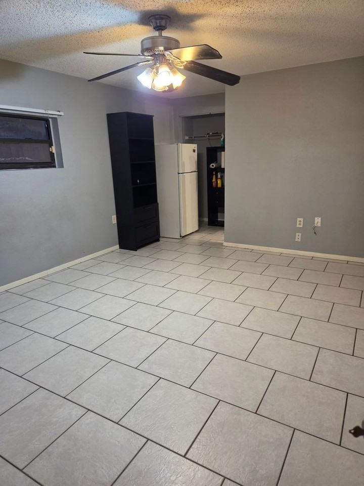 8099 64th St N - Photo 5 of 13