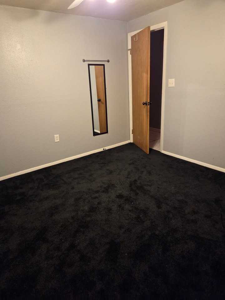 8099 64th St N - Photo 7 of 13