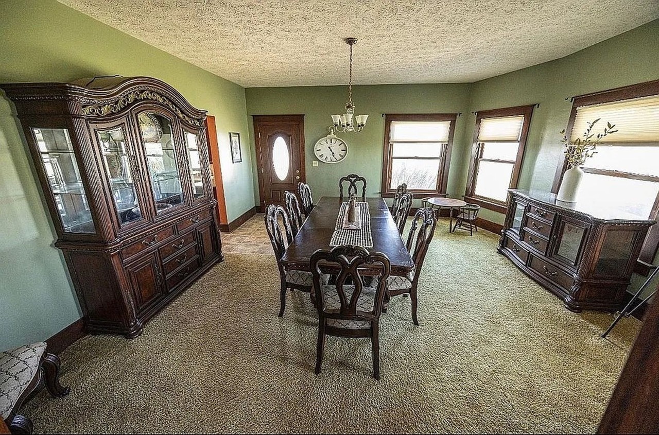 12625 R Rd - Photo 3 of 16