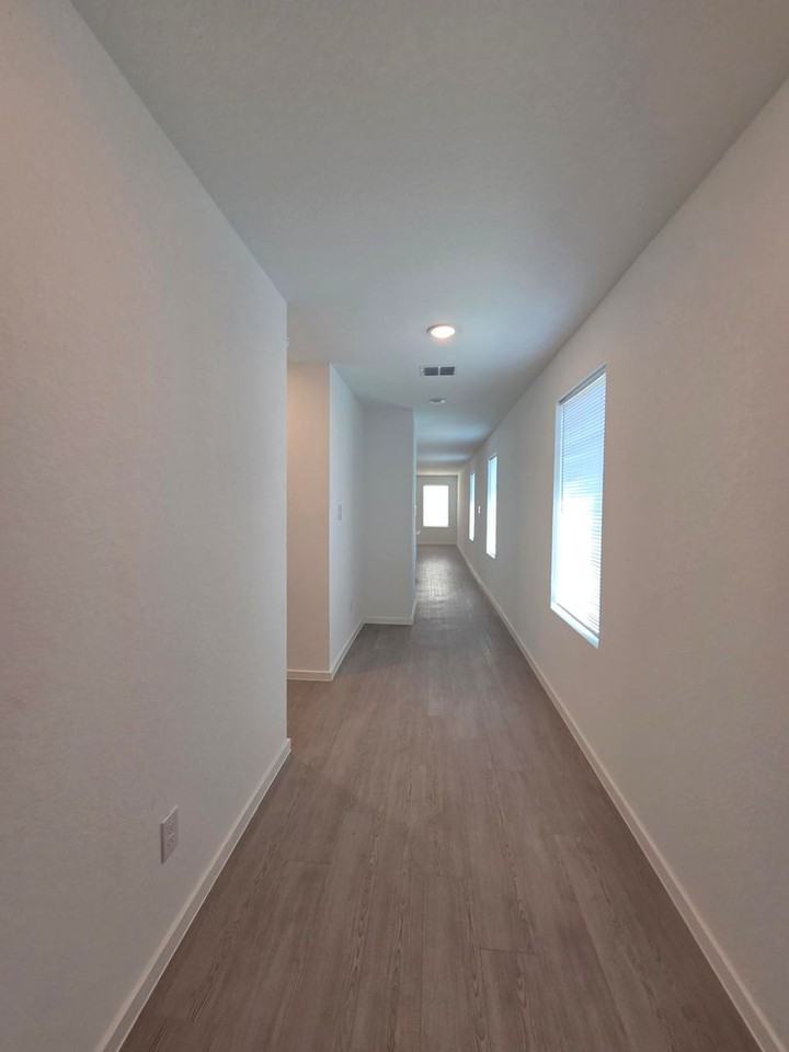1117 Leicht Dr - Photo 3 of 18
