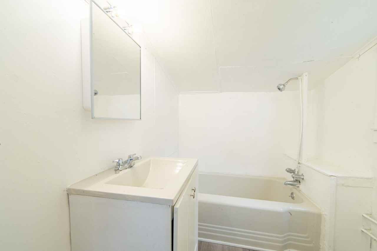 316 E Pine St - Photo 4 of 7