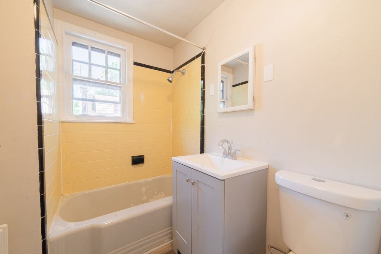 105 Atlantic St - Photo 4 of 9