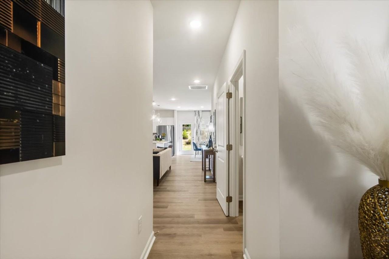 2040 Hillman Way - Photo 2 of 25