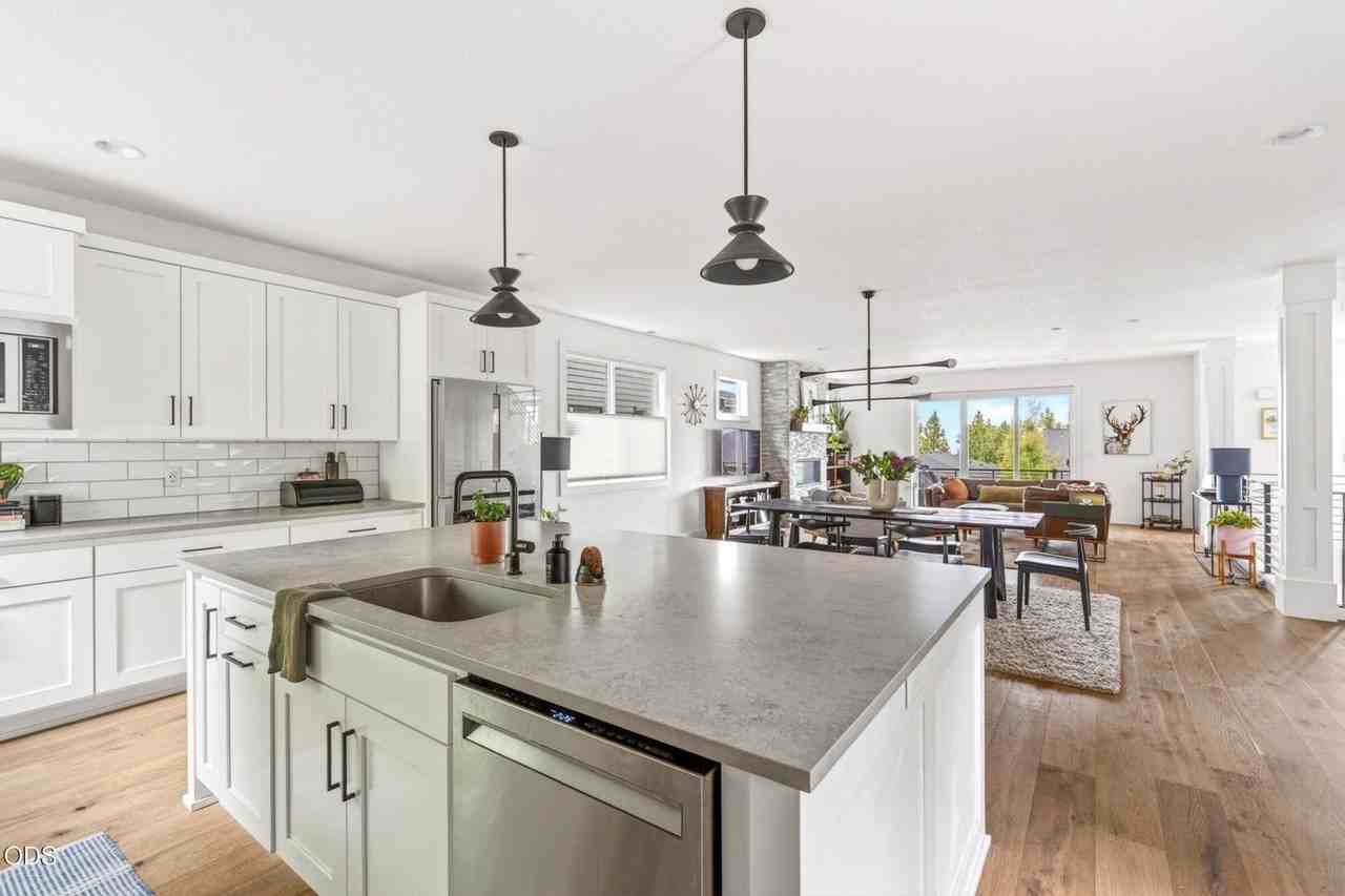 2543 Nw Marken St - Photo 5 of 26