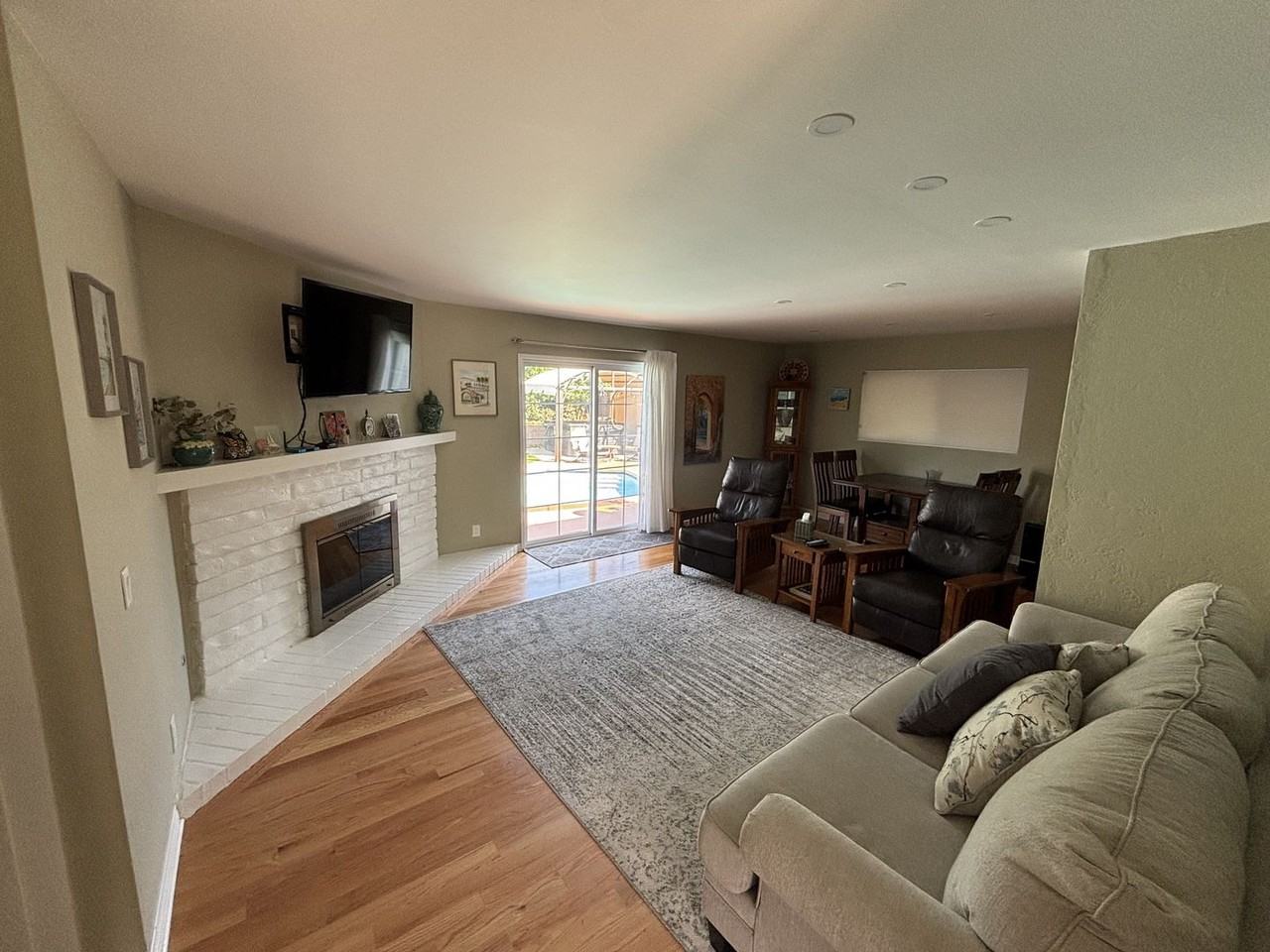 230 Santa Barbara Shores Dr - Photo 4 of 12