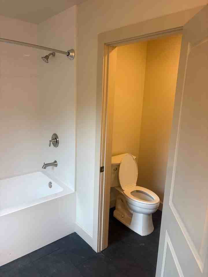 2720 Campo Rd - Photo 6 of 19