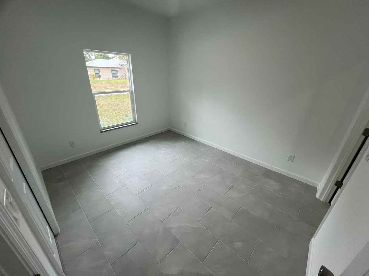 927 Alcutt St - Photo 6 of 11