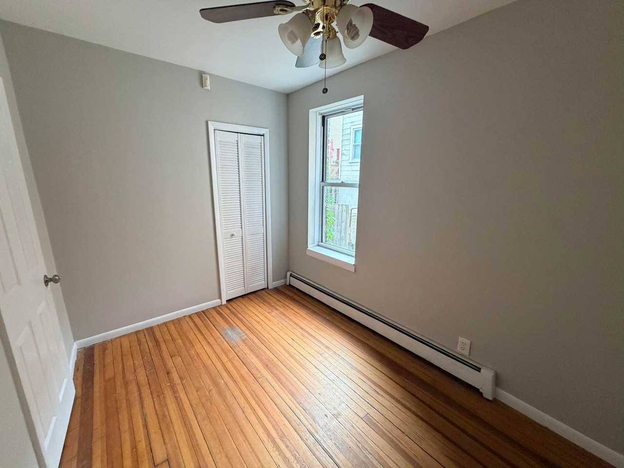 212 Myrtle Ave - Photo 5 of 33