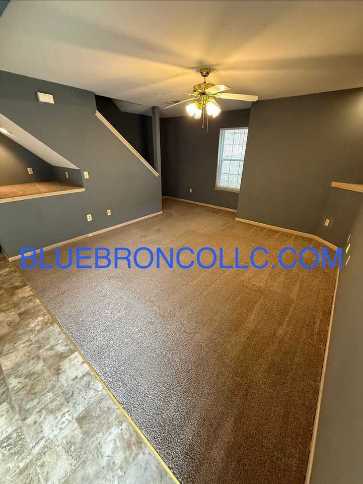 220 Se Florence Ave - Photo 6 of 13