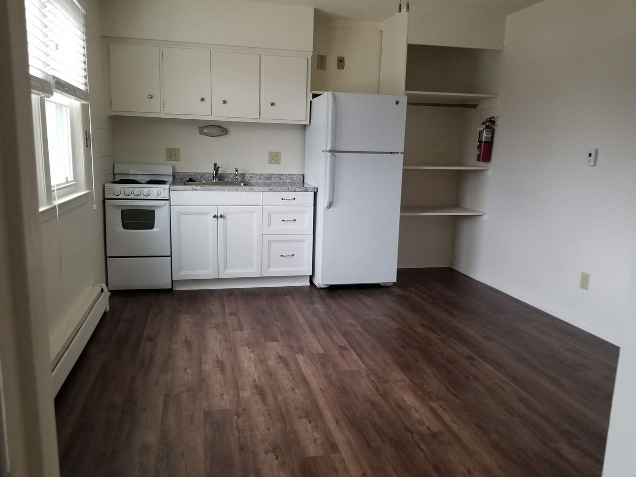 1015 W Benton St - Photo 3 of 11