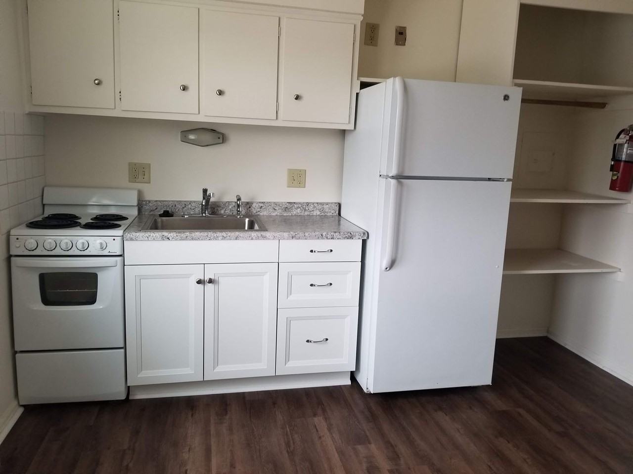 1015 W Benton St - Photo 4 of 11