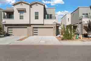 featured image of 8801 Horizon Way Ne