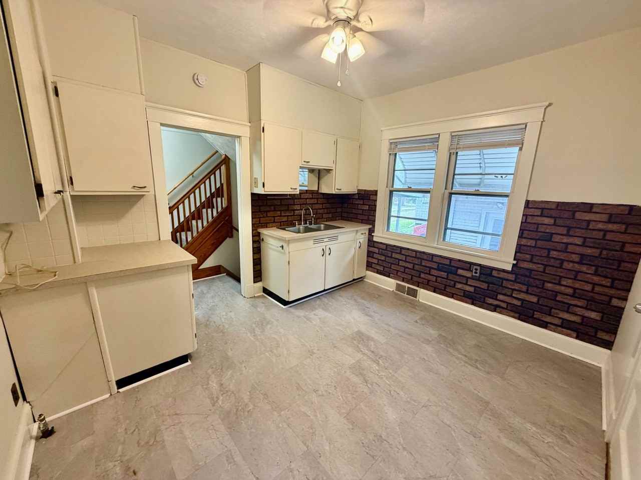 311 Beecher St - Photo 2 of 8