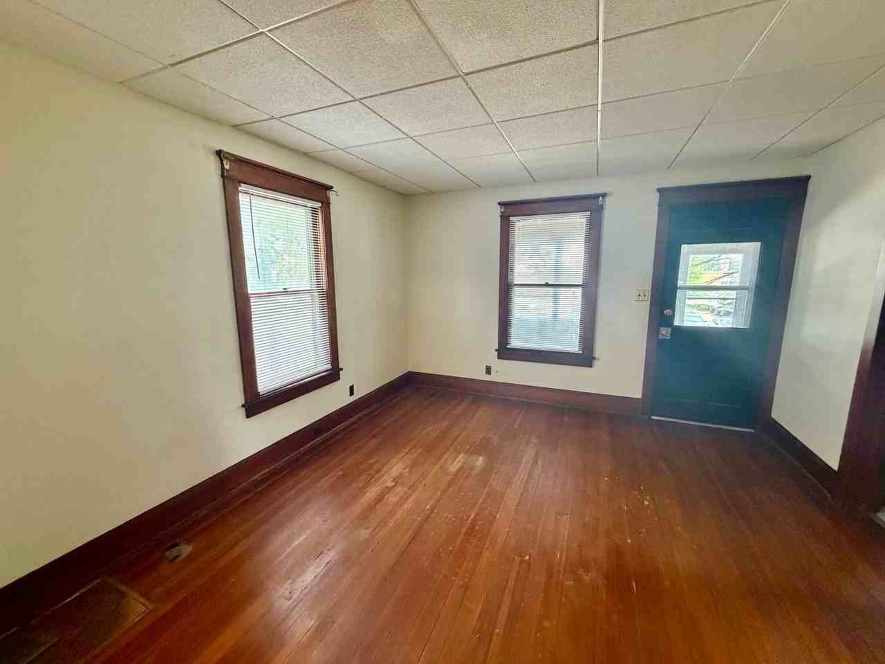 311 Beecher St - Photo 3 of 8