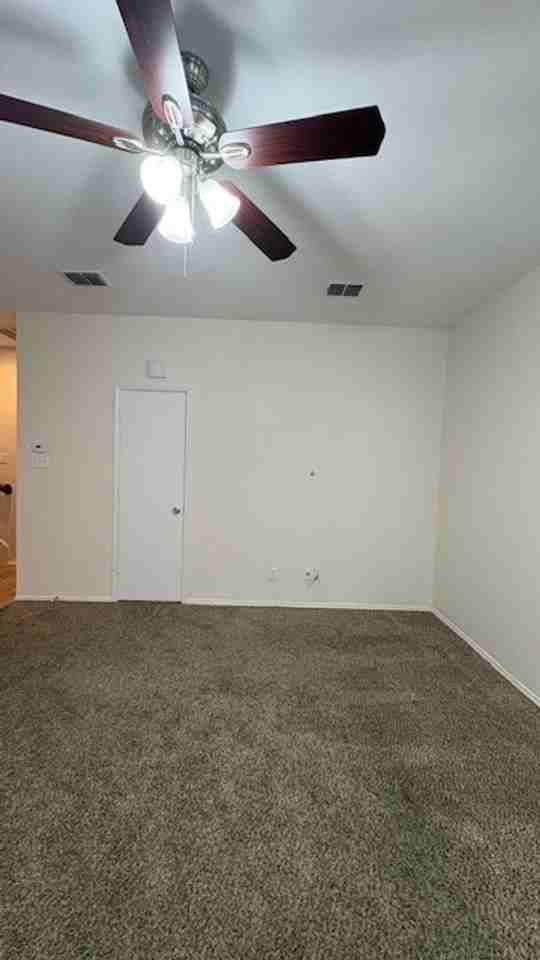 1023 Jamie Dr - Photo 5 of 31