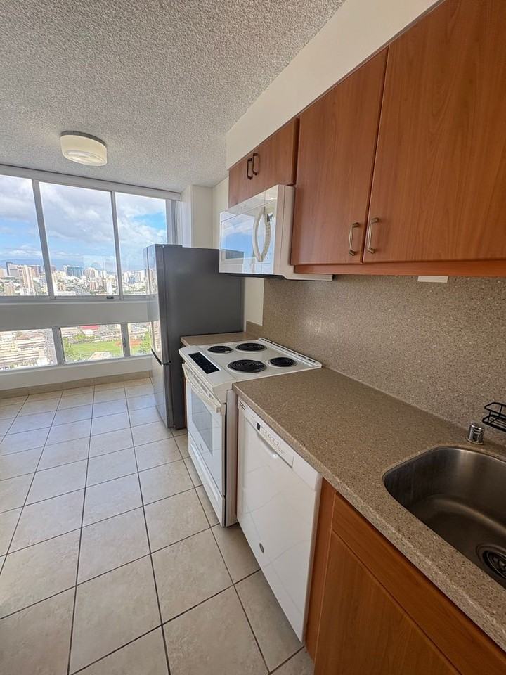 1212 Punahou St #3606 - Photo 4 of 23