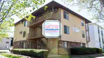 featured image of 1001 W Clark St