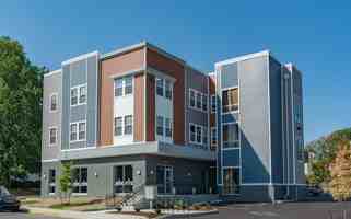 featured image of 933 N Walnut St