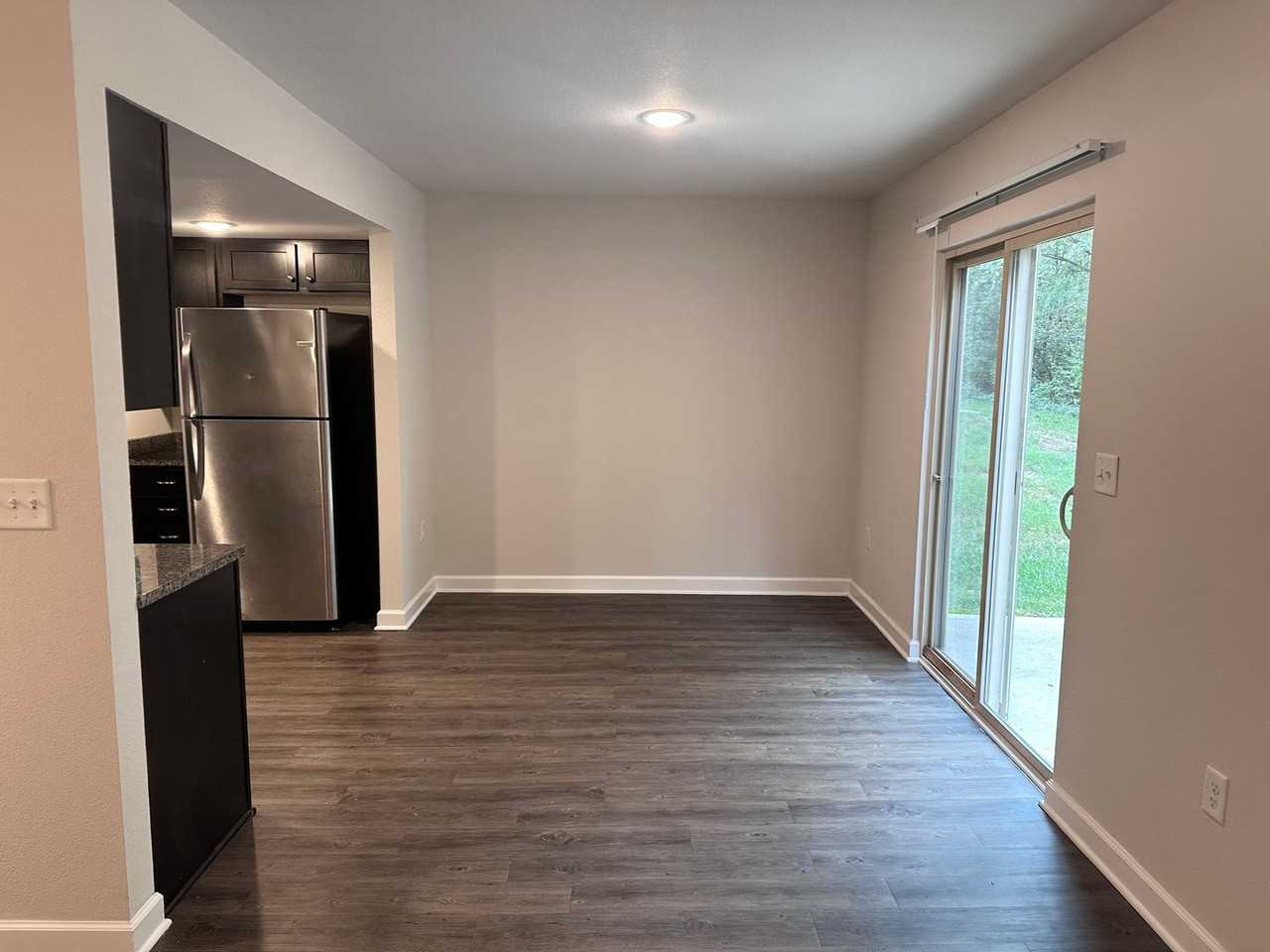 1415 Ne Mary Ct - Photo 6 of 16