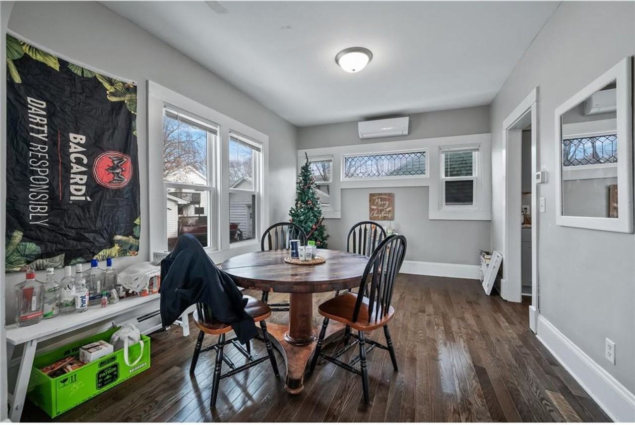 376 Cretin Ave N - Photo 4 of 18