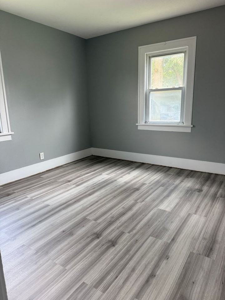 712 Western Ave - Photo 5 of 5