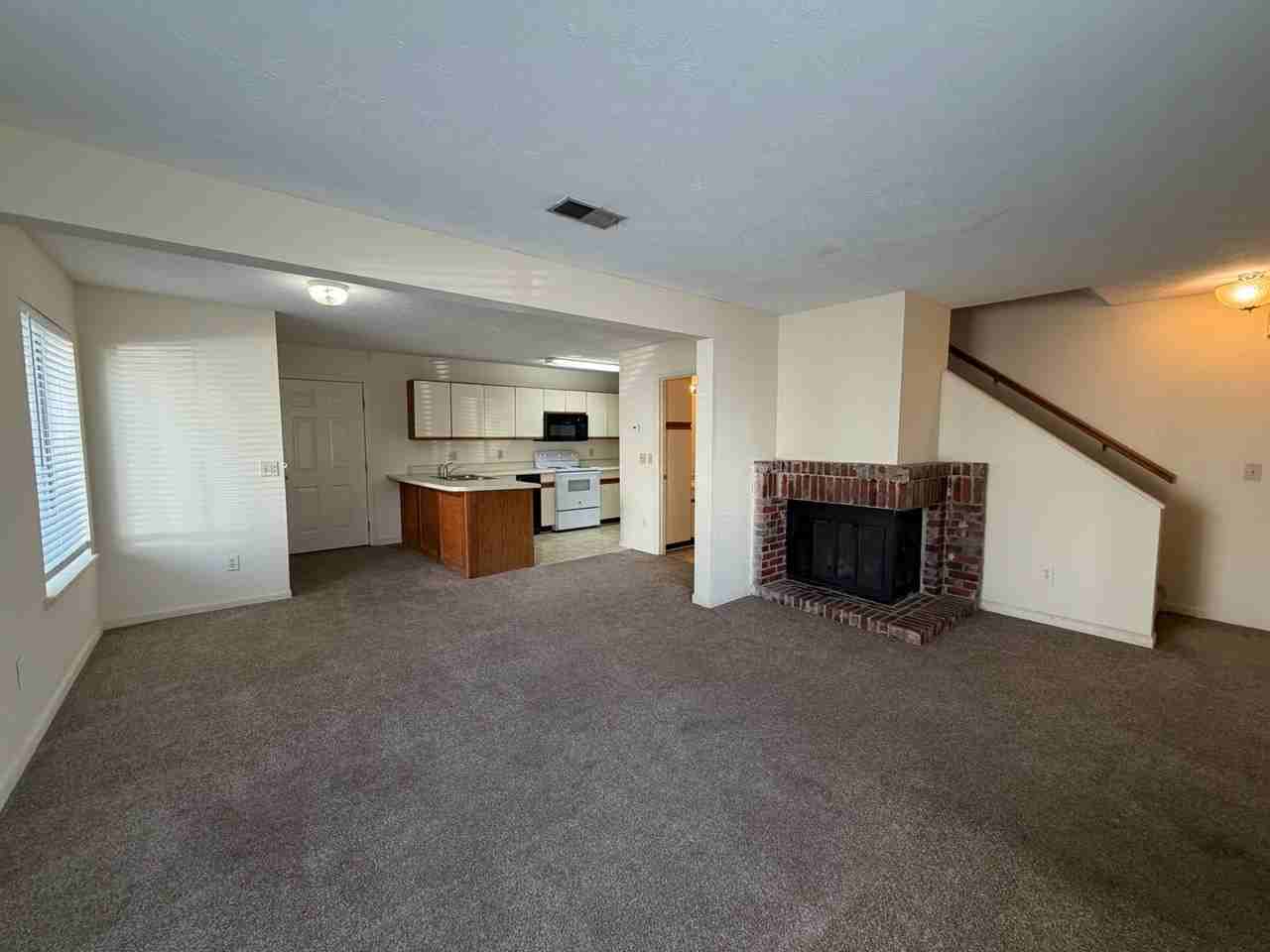 315 E Glenn Ave Apt A - Photo 2 of 10