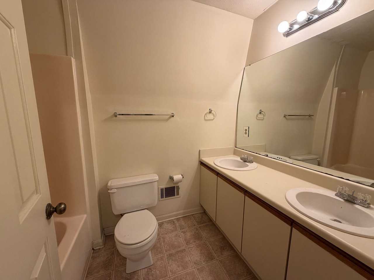 315 E Glenn Ave Apt A - Photo 7 of 10