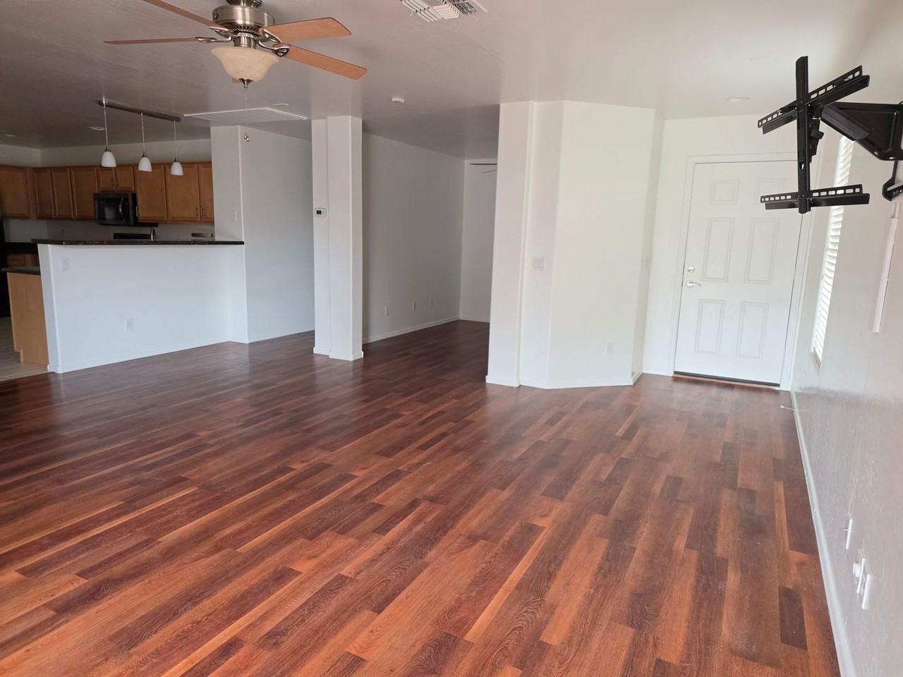 22175 N Bishop Dr - Photo 3 of 22