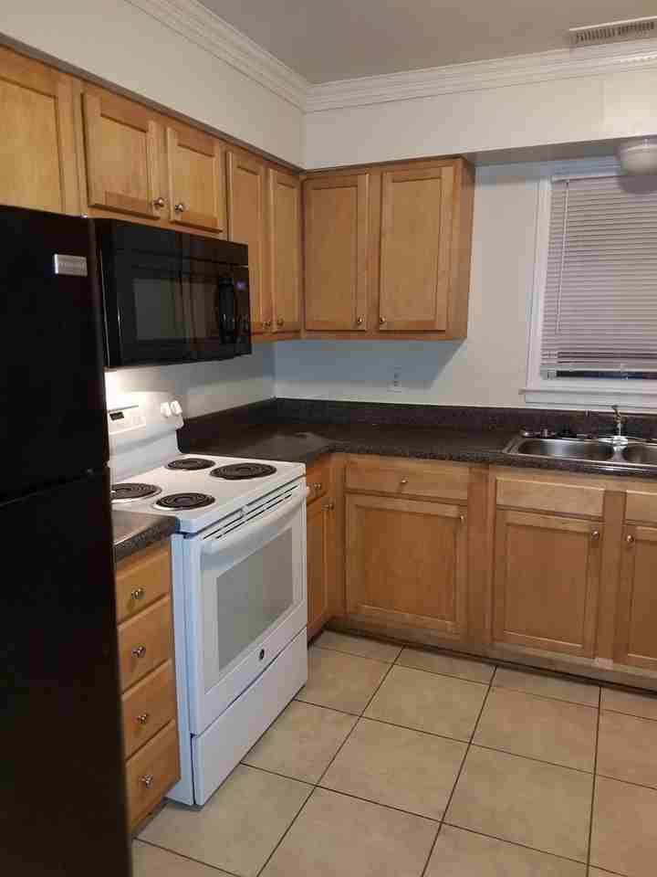 3341 Golden Oaks Ln - Photo 2 of 12