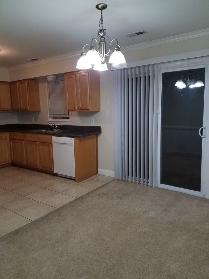 3341 Golden Oaks Ln - Photo 4 of 12
