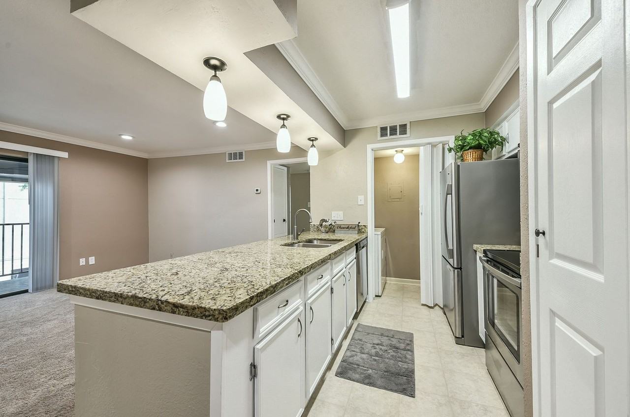 4001 Nasa Pkwy - Photo 2 of 29