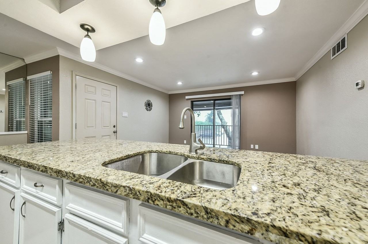 4001 Nasa Pkwy - Photo 6 of 29