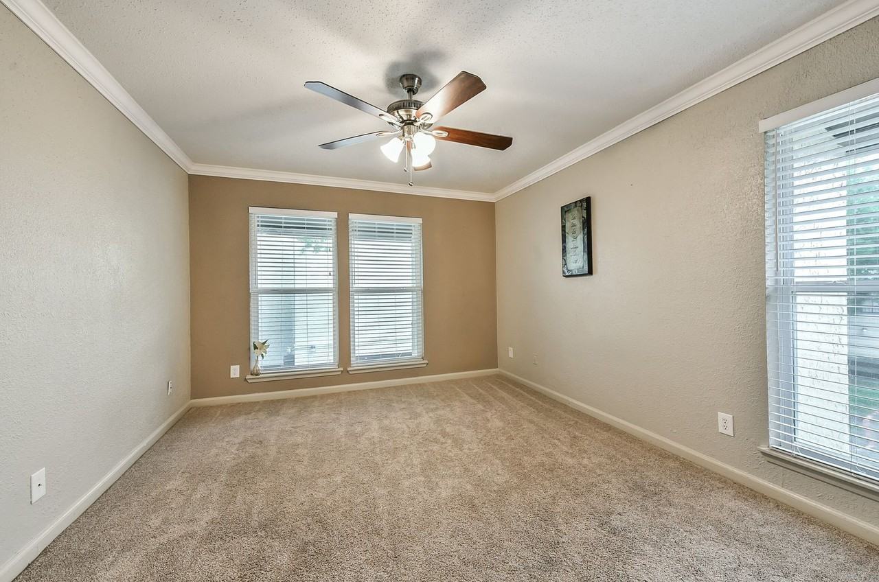 4001 Nasa Pkwy - Photo 5 of 29