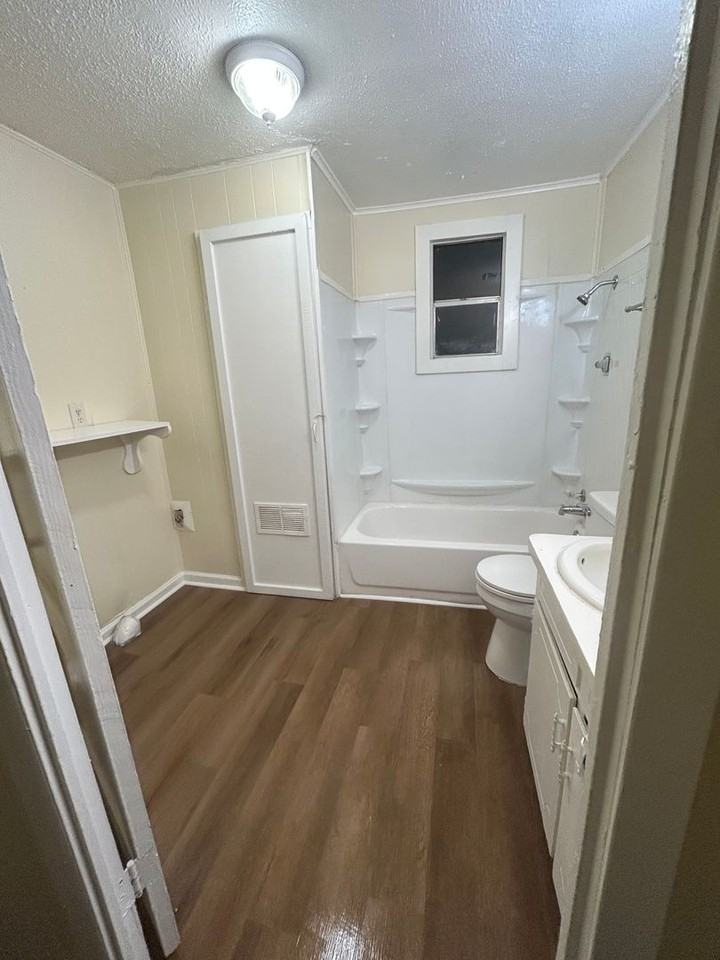 120 Roosevelt Cir - Photo 6 of 11